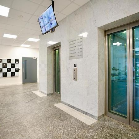 Two Bedroom - Central Peterborough Apartment - Bayard Apartments Dış mekan fotoğraf