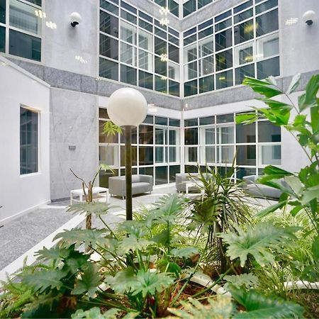 Two Bedroom - Central Peterborough Apartment - Bayard Apartments Dış mekan fotoğraf