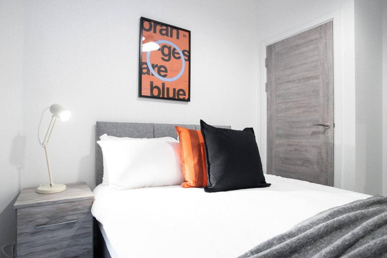 Two Bedroom - Central Peterborough Apartment - Bayard Apartments Dış mekan fotoğraf